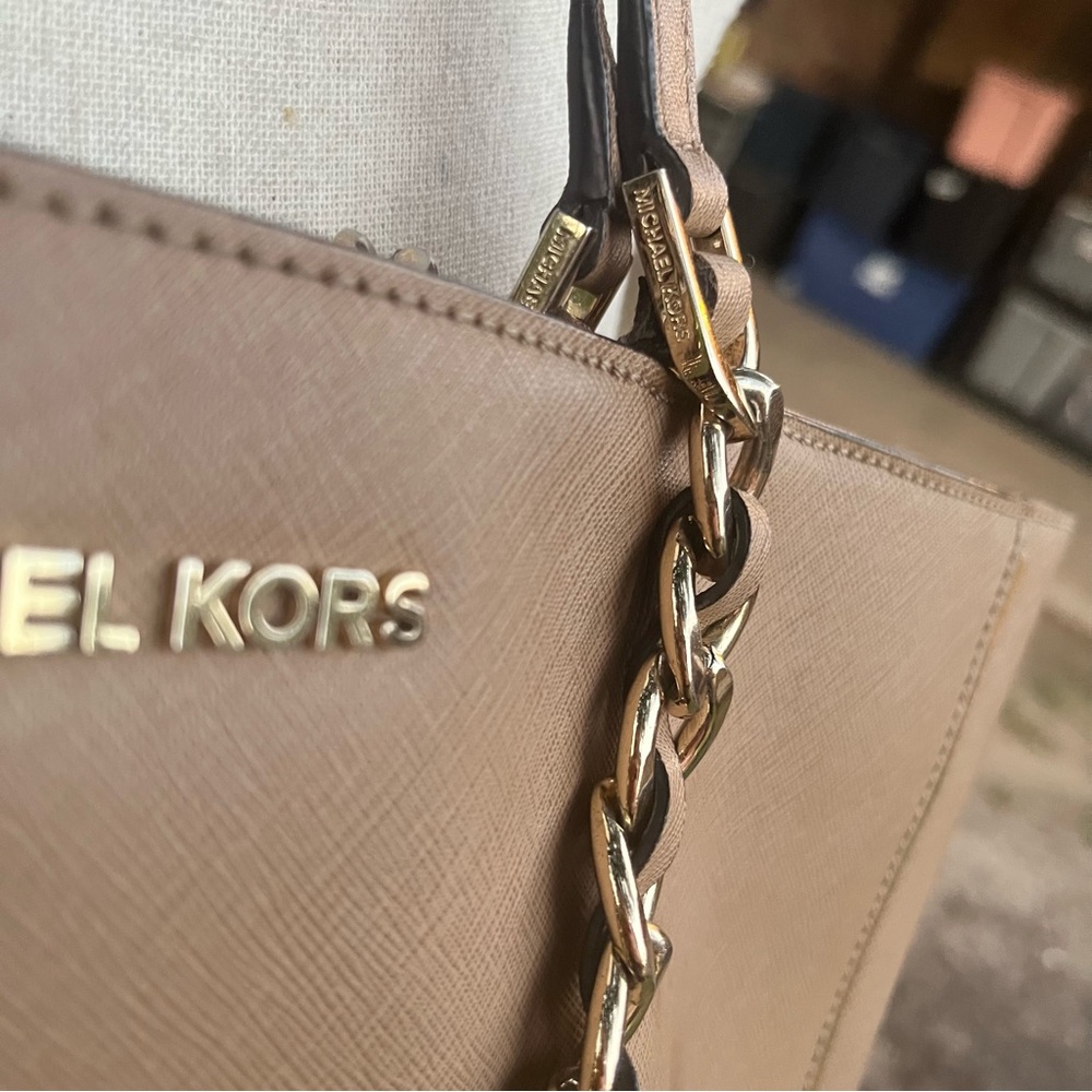 MICHAEL KORS TAN NUDE BEIGE GOLD CHAIN LEATHER SHOULDER HANDBAG PURSE GUC - Picture 6 of 16